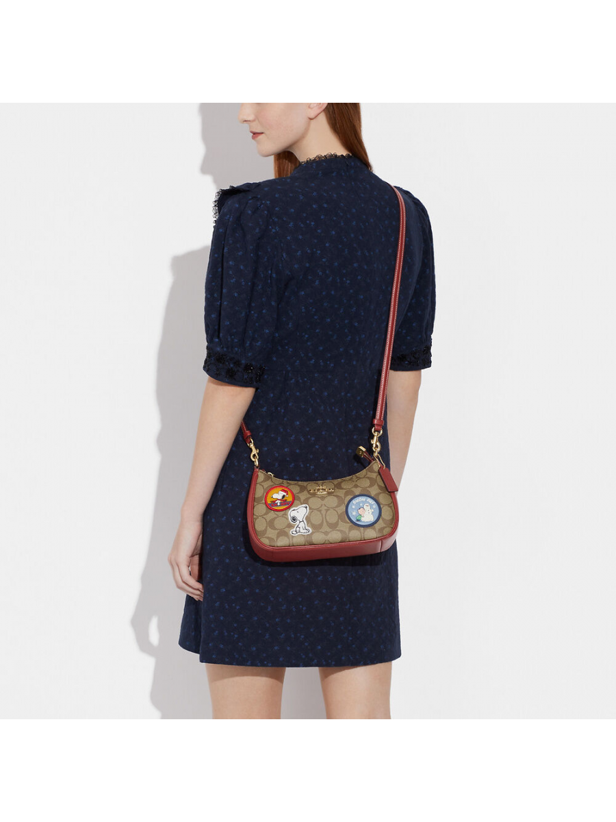Сумка Coach X Peanuts Teri Shoulder Bag In Signature Canvas With Patches