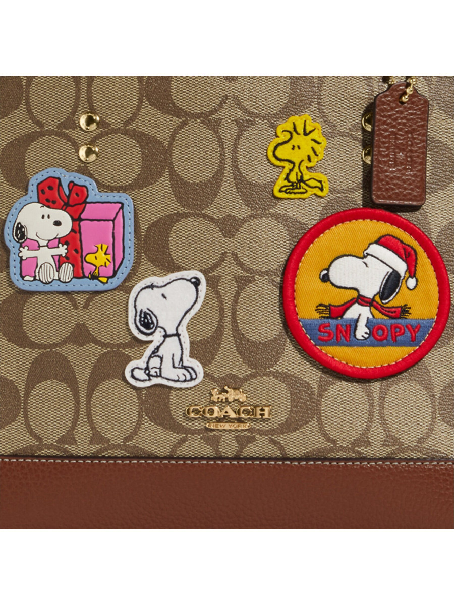 Сумка Coach X Peanuts Dempsey Tote 22 In Signature Canvas With Patches - Gold/Khaki/Redwood Multi