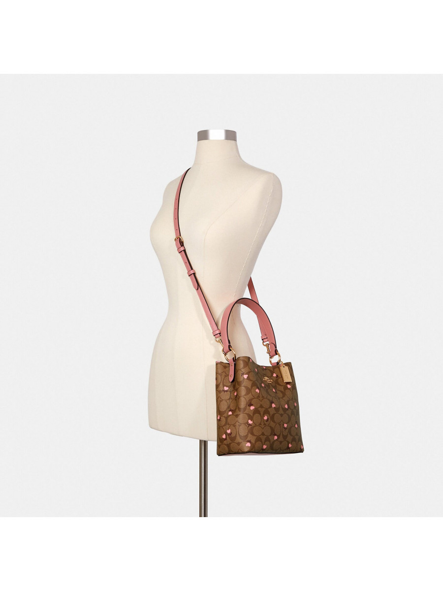 Сумка Coach Small Town Bucket Bag In Signature Canvas With Heart Floral Print - Im/Khaki Red Multi Wine