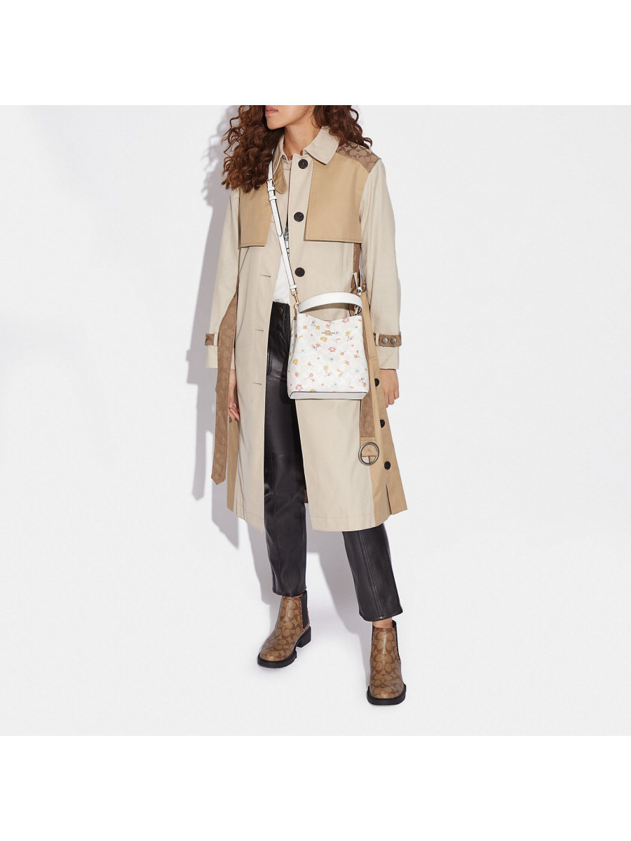 Сумка Coach Small Town Bucket Bag In Signature Canvas With Mystical Floral Print - Gold/Chalk Multi