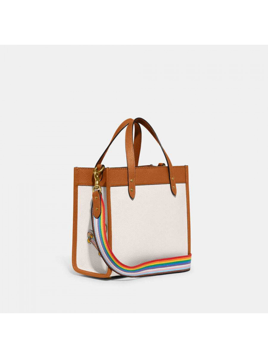 Сумка Coach Field Tote 22 With Patches (B4/Chalk Multi)