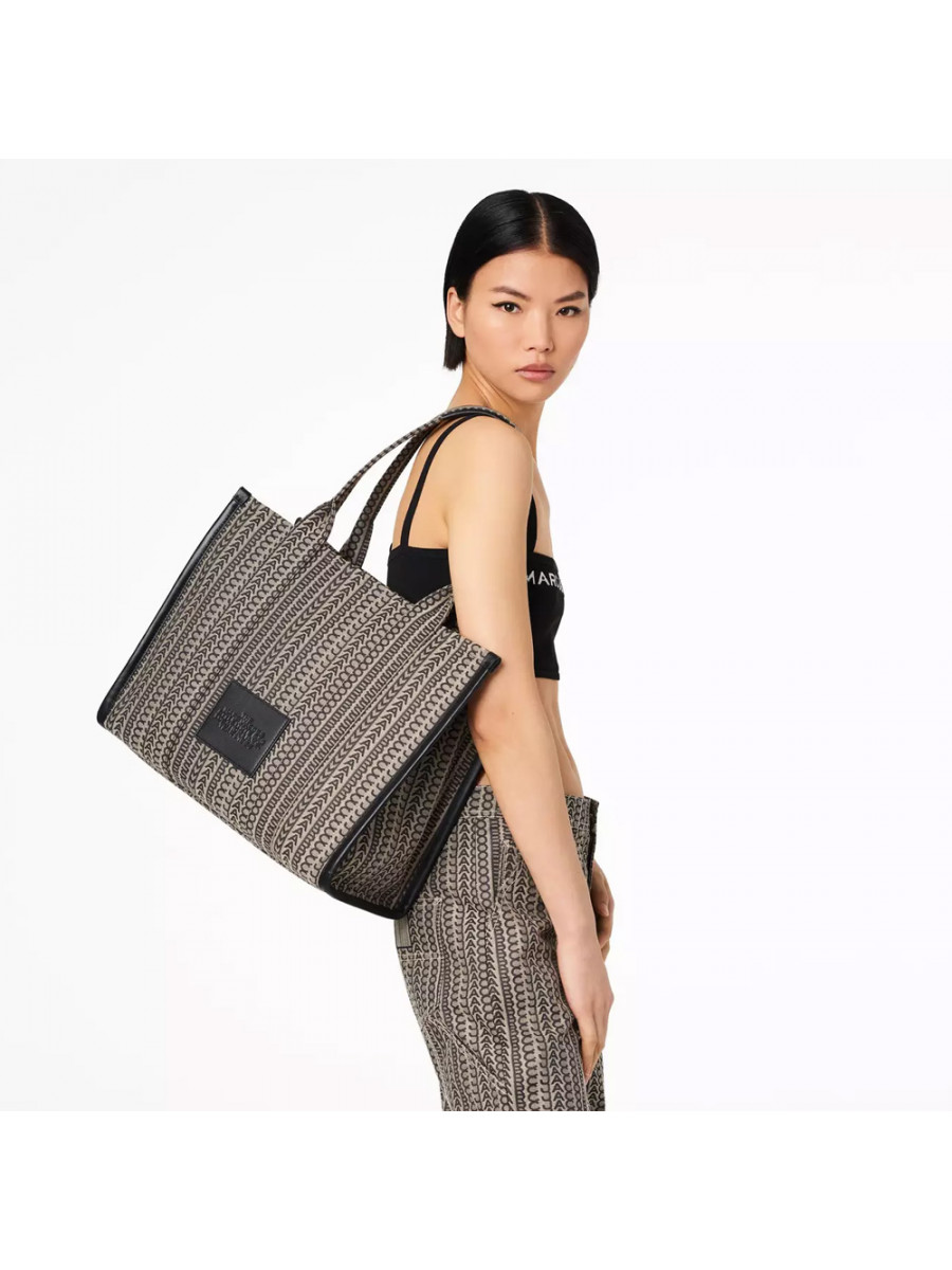СУМКА MARC JACOBS THE MONOGRAM LARGE TOTE BAG