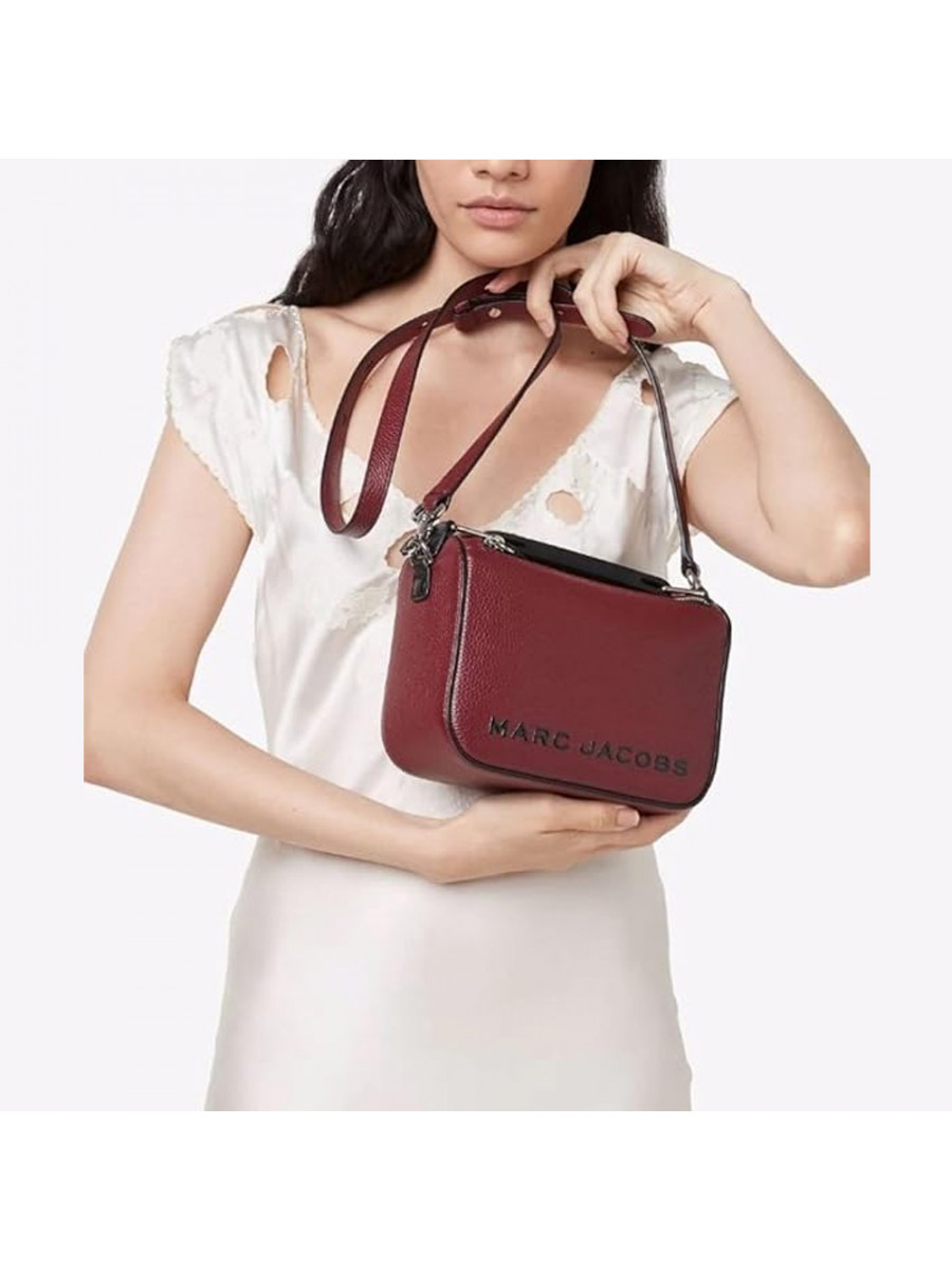 CУМКА MARC JACOBS THE SOFTBOX 20 VACHETTA RED