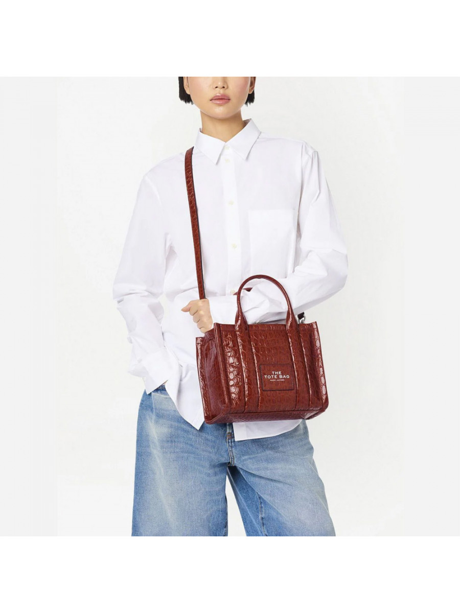СУМКА MARC JACOBS THE SMALL CROC-EMBOSSED TOTE BAG SPICE BROWN