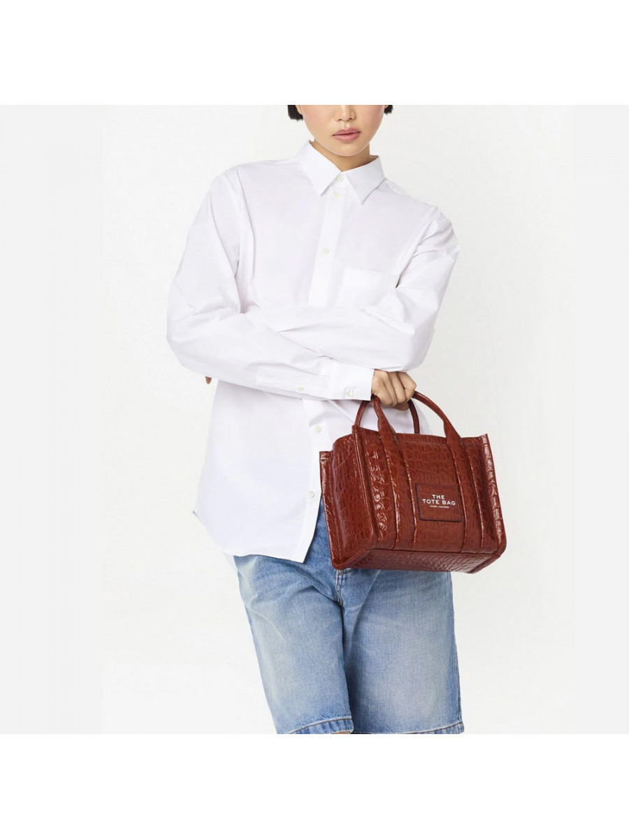 СУМКА MARC JACOBS THE SMALL CROC-EMBOSSED TOTE BAG SPICE BROWN