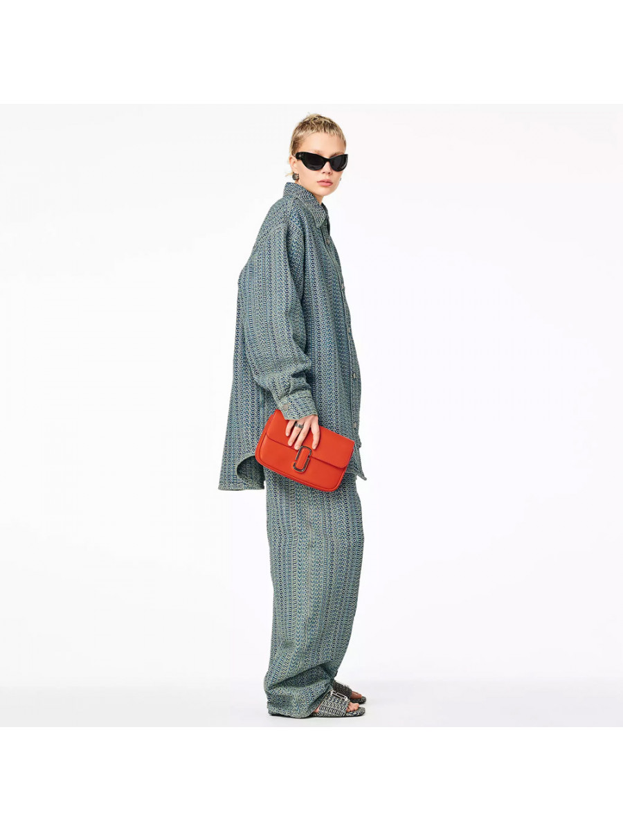 СУМКА THE J MARC SHOULDER BAG ELECTRIC ORANGE